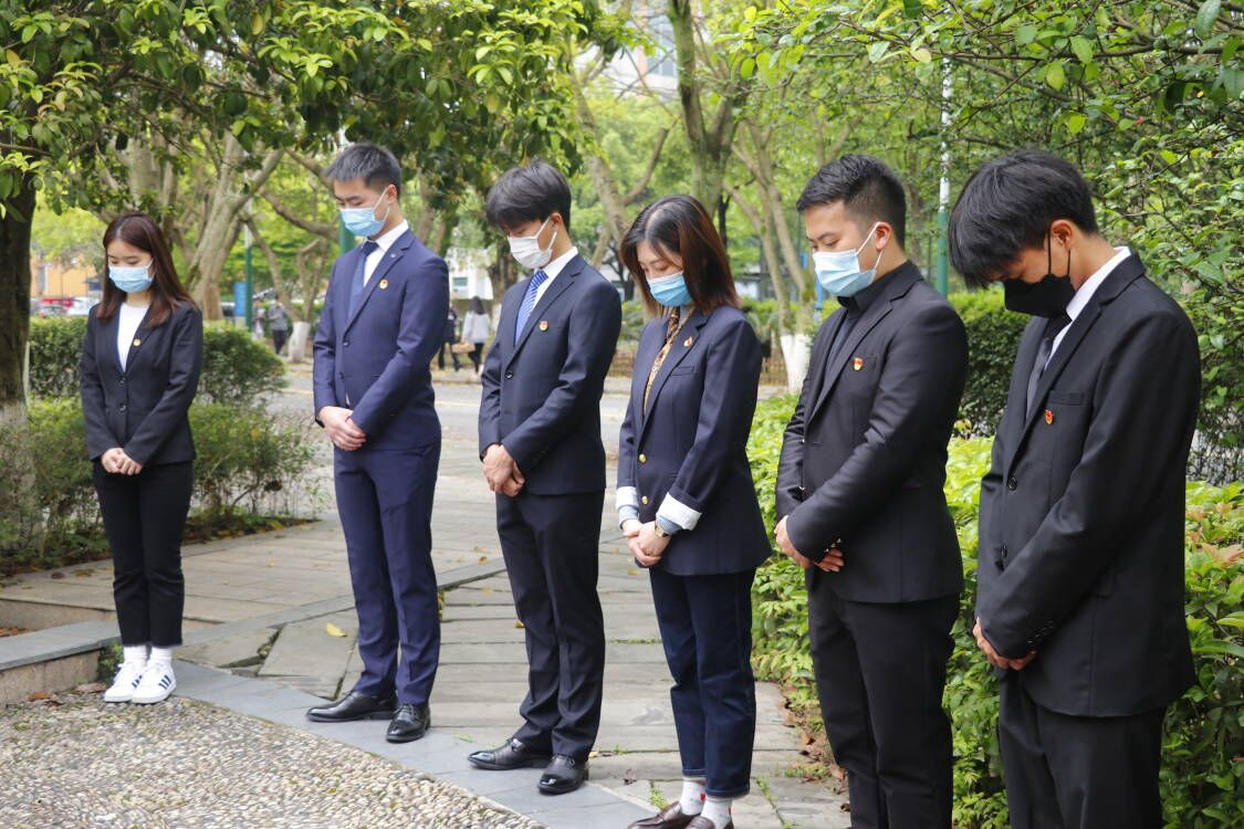 学校举行“缅怀先烈 传承精神”清明节主题文化活动