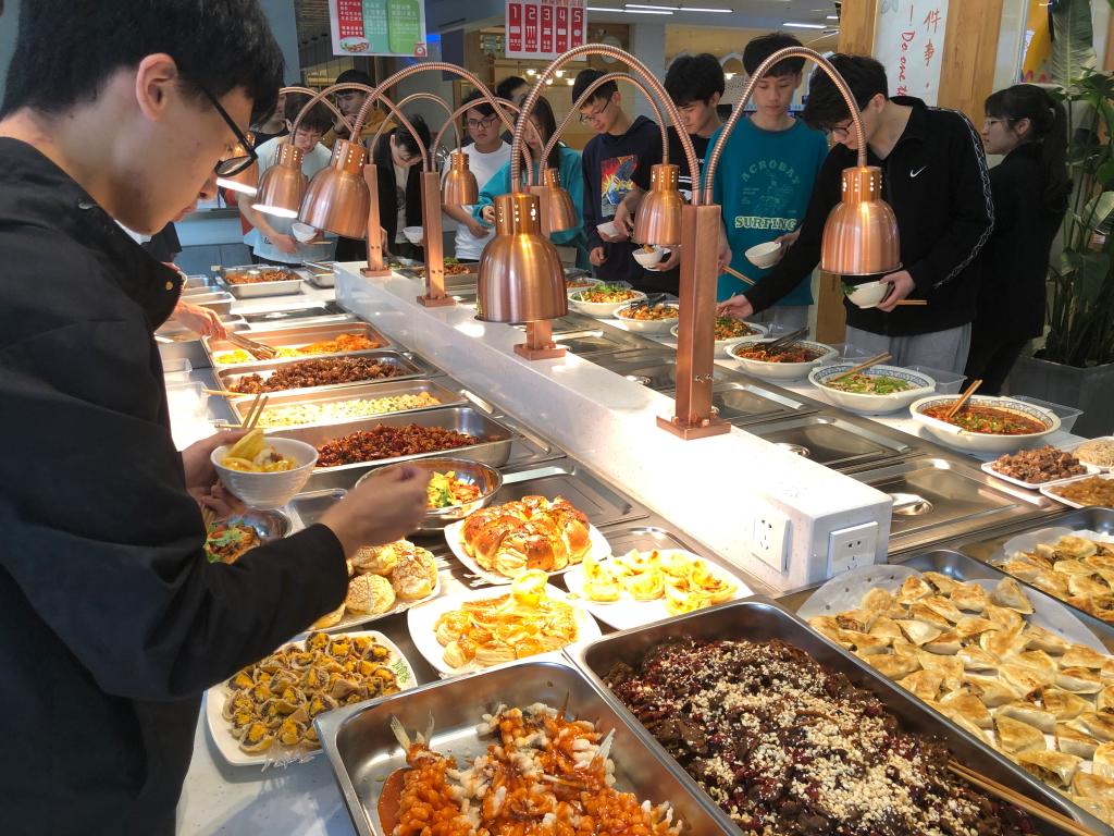 学校开展"食堂开放日"活动-重庆科技学院